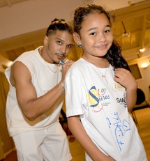 <center>Magie et danse au LUX Saint-Gilles* <br>Vadrame Clair, Julinho et François Dal’s enchantent <br>les marmailles de 1000 Sourires <center>Magie et danse au LUX Saint-Gilles* <br>Vadrame Clair, Julinho et François Dal’s enchantent <br>les marmailles de 1000 Sourires