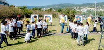 <center>Tir à l’arc : immersion au Club des Archers de Saint-Denis pour les marmailles de 1000 Sourires <center>Tir à l’arc : immersion au Club des Archers de Saint-Denis pour les marmailles de 1000 Sourires