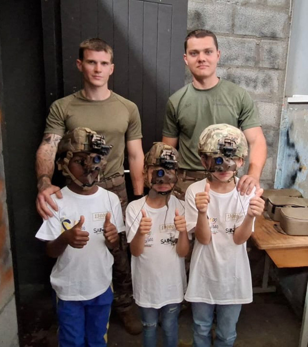 <center>Immersion citoyenne avec les militaires du <BR>2e RPIMa pour les Very Important Marmailles <center>Immersion citoyenne avec les militaires du <BR>2e RPIMa pour les Very Important Marmailles