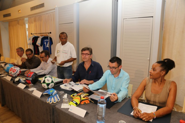 <center> "S'envoler vers le Rêve ... " <br> Le mot des partenaires et des parrains <center> "S'envoler vers le Rêve ... " <br> Le mot des partenaires et des parrains