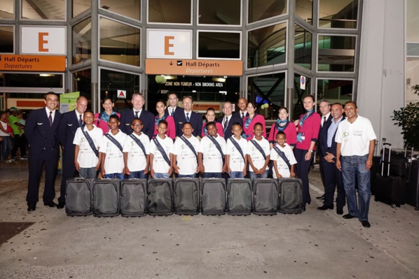 <center>Jours 1 & 2 : "S'envoler vers le Rêve ..." <br>Top départ avec Air Austral <center>Jours 1 & 2 : "S'envoler vers le Rêve ..." <br>Top départ avec Air Austral