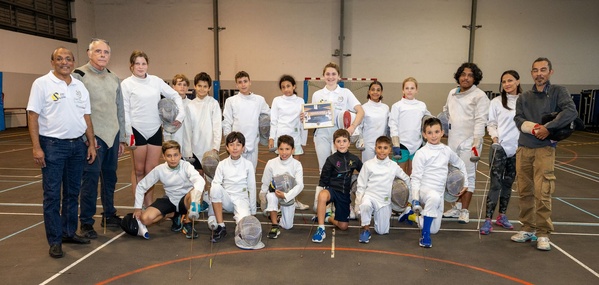 « Escrime en VIM » : immersion au cœur du haut niveau avec   la championne d’Europe Jade Maréchal pour les jeunes escrimeurs de Saint-Paul