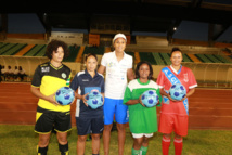 <center>Les saint-pauloises sous le charme <br> de Wendie Renard