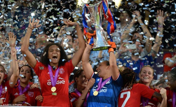 <center>Wendie Renard, Capitaine de l'OL et de l'équipe de France Féminine de Football <br>Marraine de "Foot en VIM" 2016