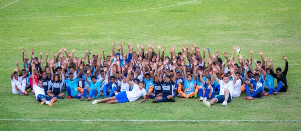 <center>Wendie Renard, Capitaine de l'OL et de l'équipe de France Féminine de Football <br>Marraine de "Foot en VIM" 2016