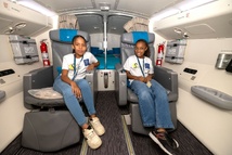  <center>20 ans de 1000 Sourires : Quand les stars du football et du web font rêver les marmailles à bord d’un avion Air Austral