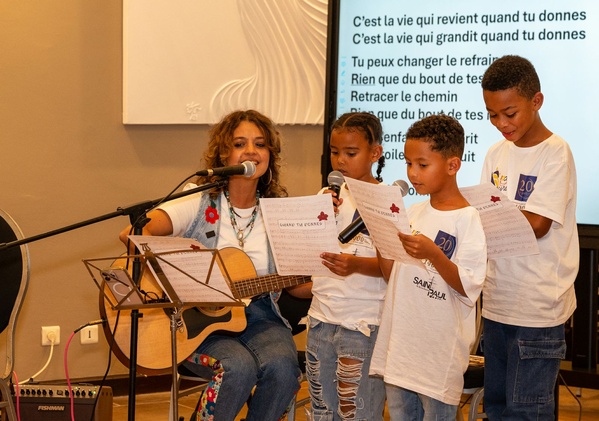 <center>20ème Anniversaire : au Palm Hôtel & Spa, les marmailles de 1000 Sourires  plongent dans les coulisses de la pâtisserie et du spectacle
