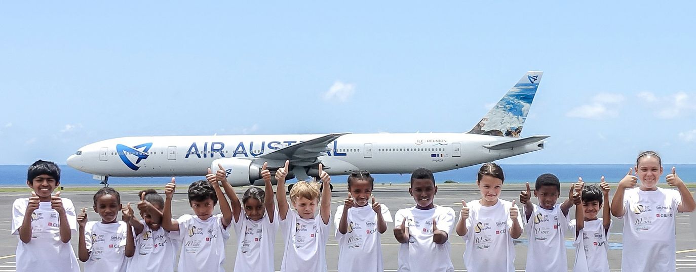 <center>Les enfants de Fleurimont en VIM <br> dans les coulisses de l'Aéroport Roland Garros