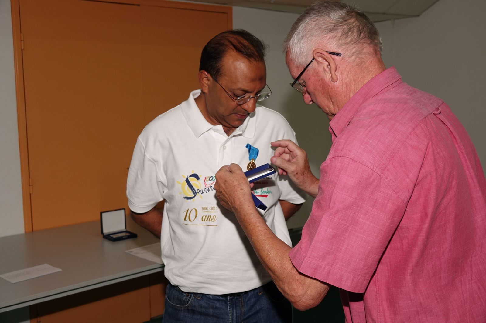 <center>Ibrahim Ingar, Président de 1000 Sourires <br>Médaillé de Bronze de la Jeunesse des Sports <br> et de l'Engagement associatif