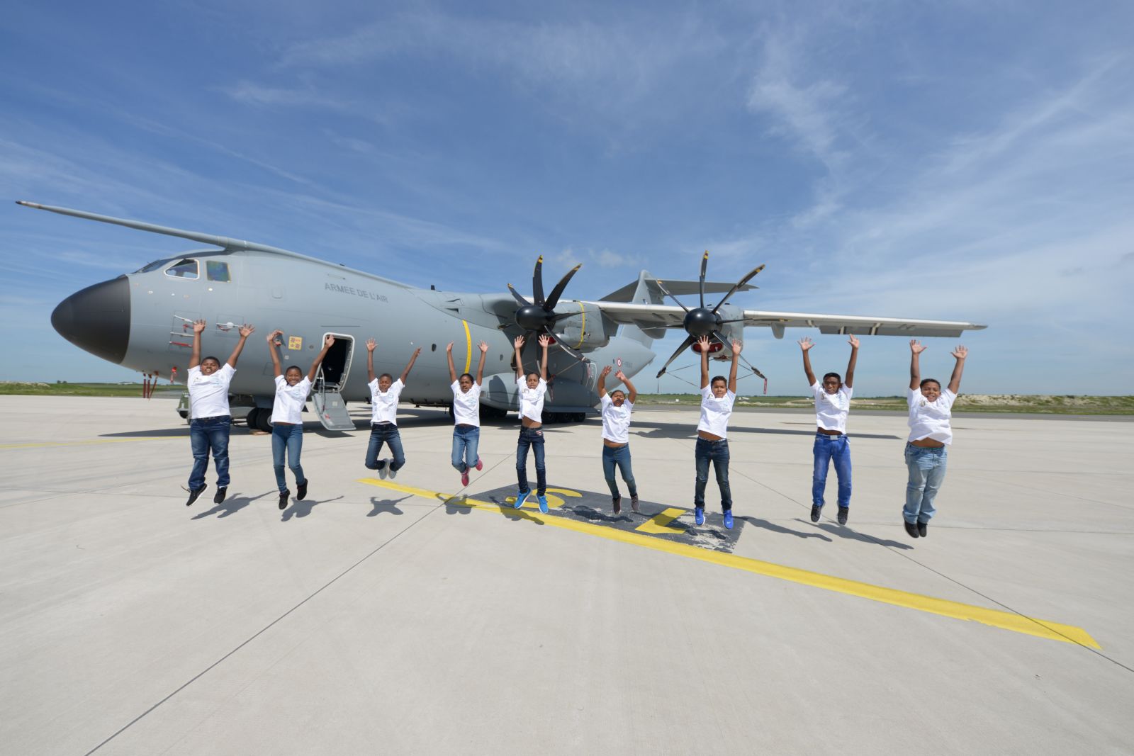 <center> Jour  8 : "S'envoler vers le Rêve ..."  <br>  l'avion A400M  de la Base Aérienne 123 d'Orléans