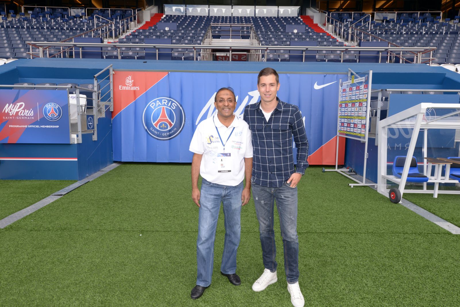 <center> "S'envoler vers le Rêve ..."  <br>  Rencontre avec Yann Guerin, <br> attaché presse du PSG