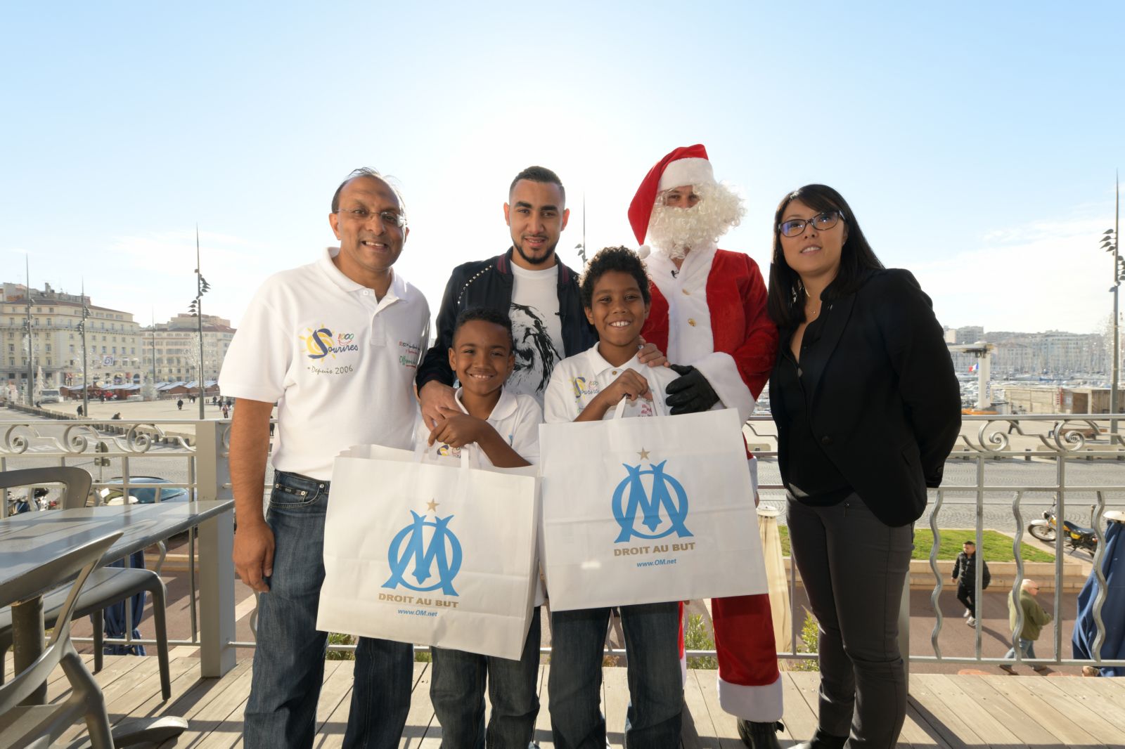 <Center>"Noël de Rêve à Marseille"<br> Jour 1 / Mardi 19 décembre 2017<br> Rencontre avec Diminitri Payet, Ambassadeur d'Air Austral et Capitaine de l'OM<br> à l'hôtel "La Résidence du Vieux Port  <Center>"Noël de Rêve à Marseille"<br> Jour 1 / Mardi 19 décembre 2017<br> Rencontre avec Diminitri Payet, Ambassadeur d'Air Austral et Capitaine de l'OM<br> à l'hôtel "La Résidence du Vieux Port