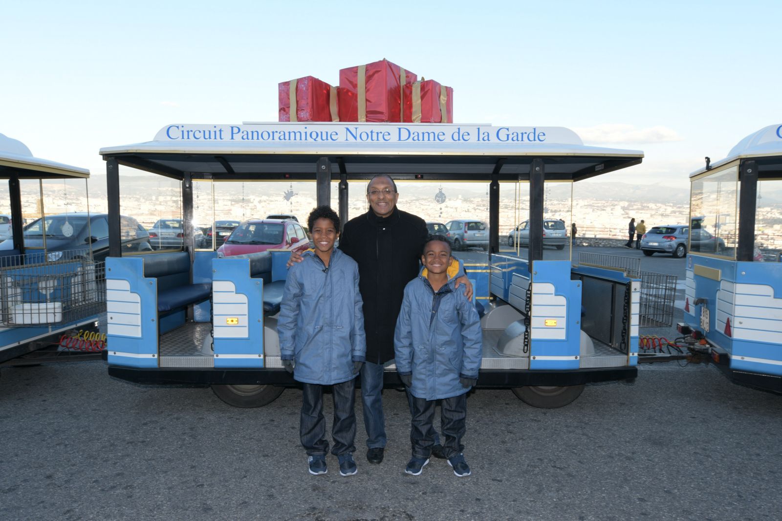 <Center>"Noël de Rêve à Marseille"<br> Jour 1 / Mardi 19 décembre 2017<br>Visite de la ville phocéenne à bord du p'tit Train ...