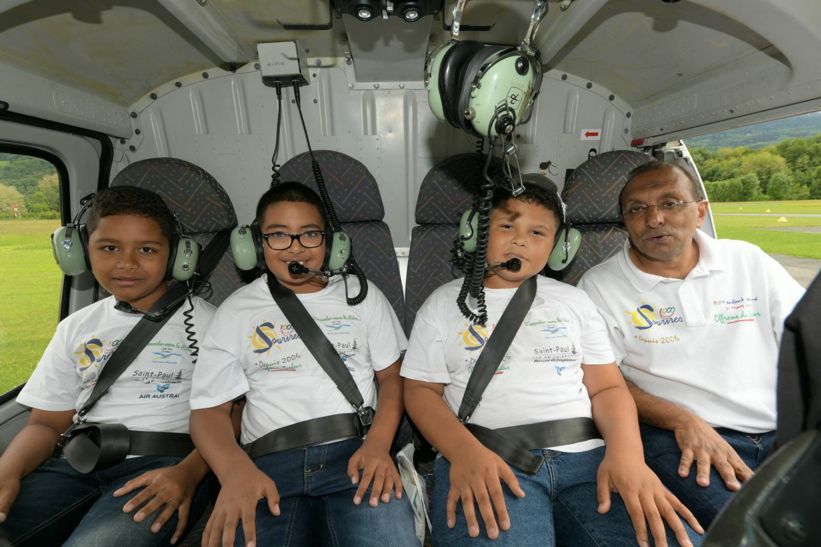 <center>Jour 9 : "S'envoler vers le Rêve  ..." <br>Les neuf marmailles ont testé un simulateur <br>  exceptionnel de pilotage d’hélicoptère à Albertville