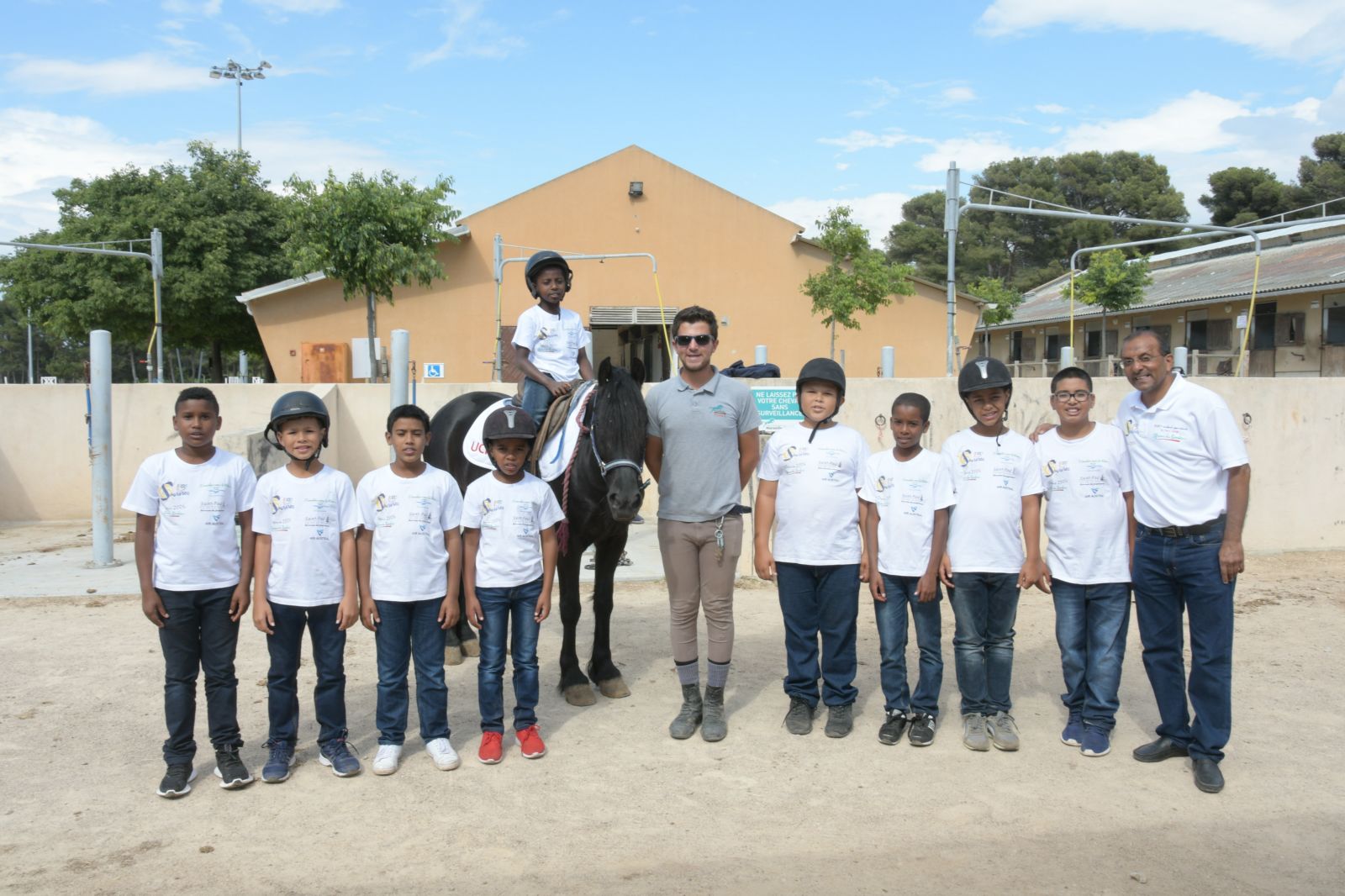 <center>Jour 12 : "S'envoler vers le Rêve  ..."<br> Rencontre avec les poneys <br> au Centre Equestre Pastré