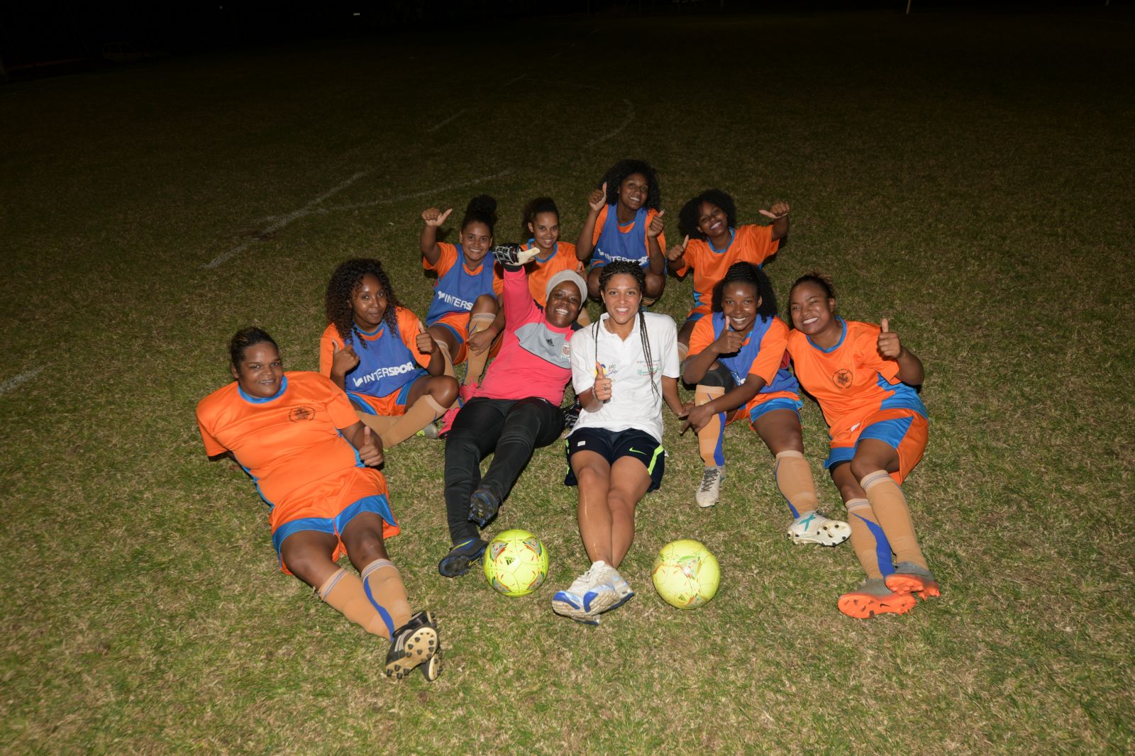 <center>« Foot en VIP » avec  Valérie Gauvin  <br> pour les clubs féminines des quartiers de  Saint-Paul