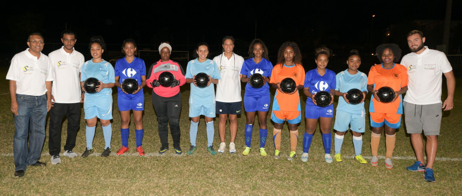 <center>« Foot en VIP » avec  Valérie Gauvin  <br> pour les clubs féminines des quartiers de  Saint-Paul