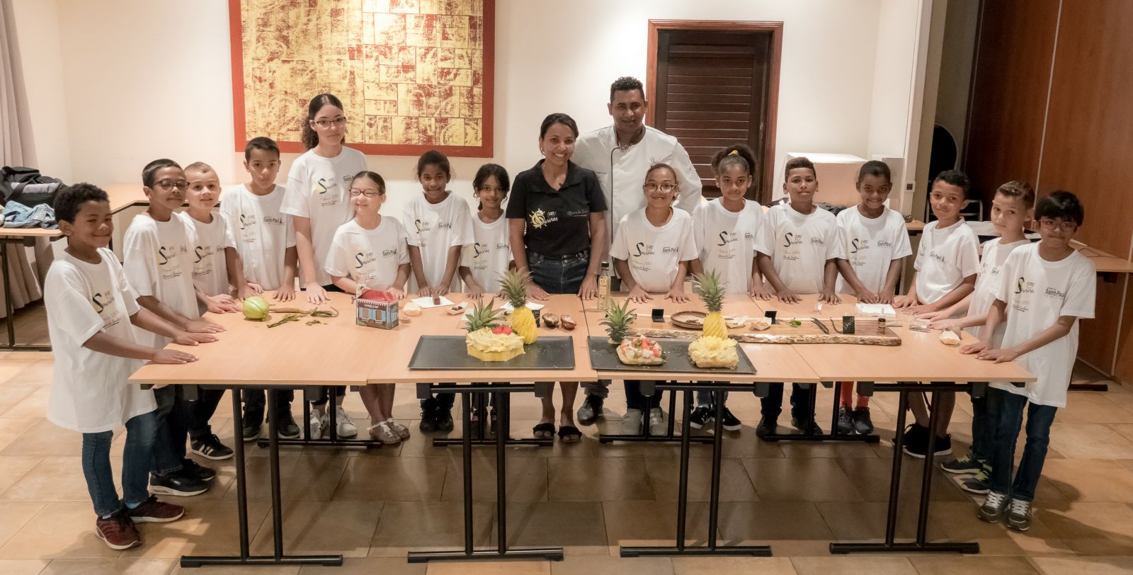 <center>Première action caritative pour Miss Réunion 2018<br> au Palm, avec les marmailles de 1000 Sourires