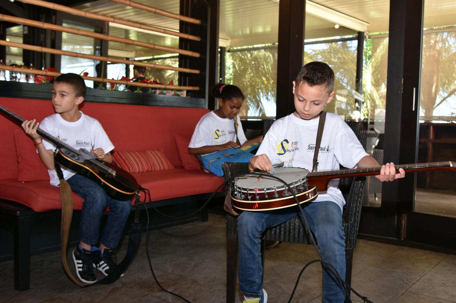 <center>Première action caritative pour Miss Réunion 2018<br> au Palm, avec les marmailles de 1000 Sourires <center>Première action caritative pour Miss Réunion 2018<br> au Palm, avec les marmailles de 1000 Sourires