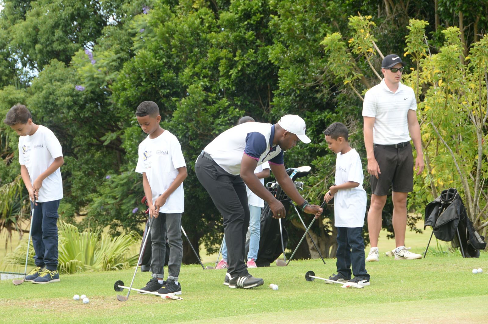 <center>Trophée Professionnel de l’Océan Indien: <br>Air Austral invite les marmailles de 1000 Sourires <br> à rencontrer les pros au Golf Club du Colorado