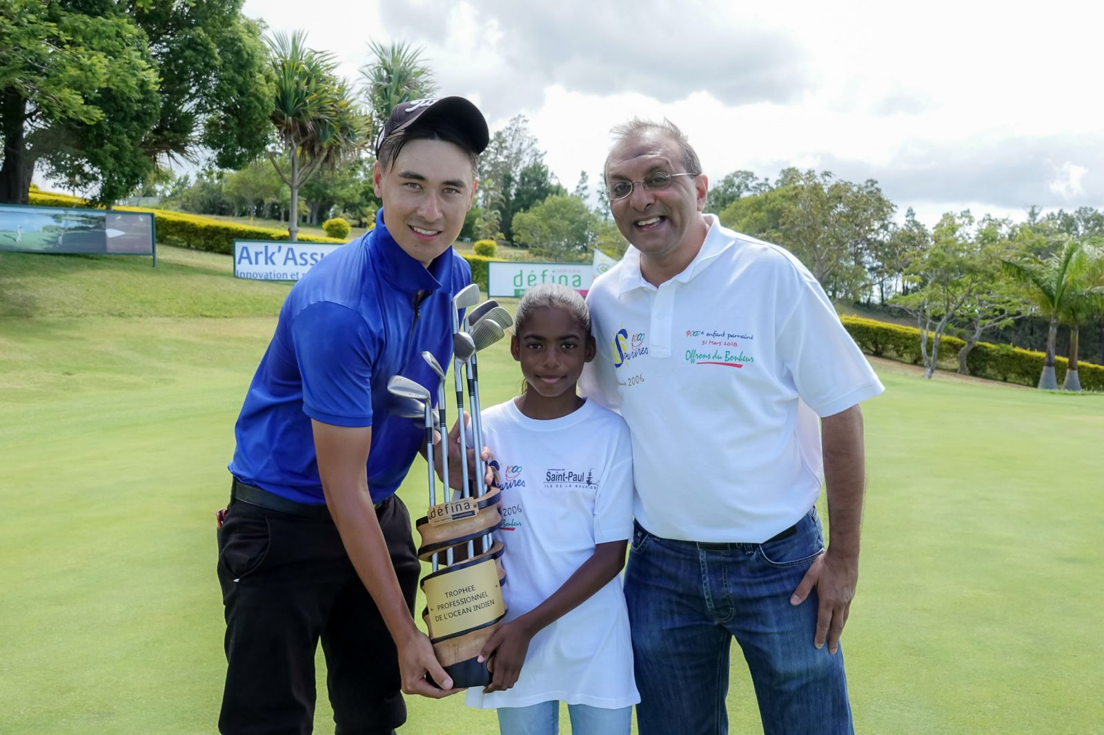 <center>Trophée Professionnel de l’Océan Indien: <br>Air Austral invite les marmailles de 1000 Sourires <br> à rencontrer les pros au Golf Club du Colorado <center>Trophée Professionnel de l’Océan Indien: <br>Air Austral invite les marmailles de 1000 Sourires <br> à rencontrer les pros au Golf Club du Colorado