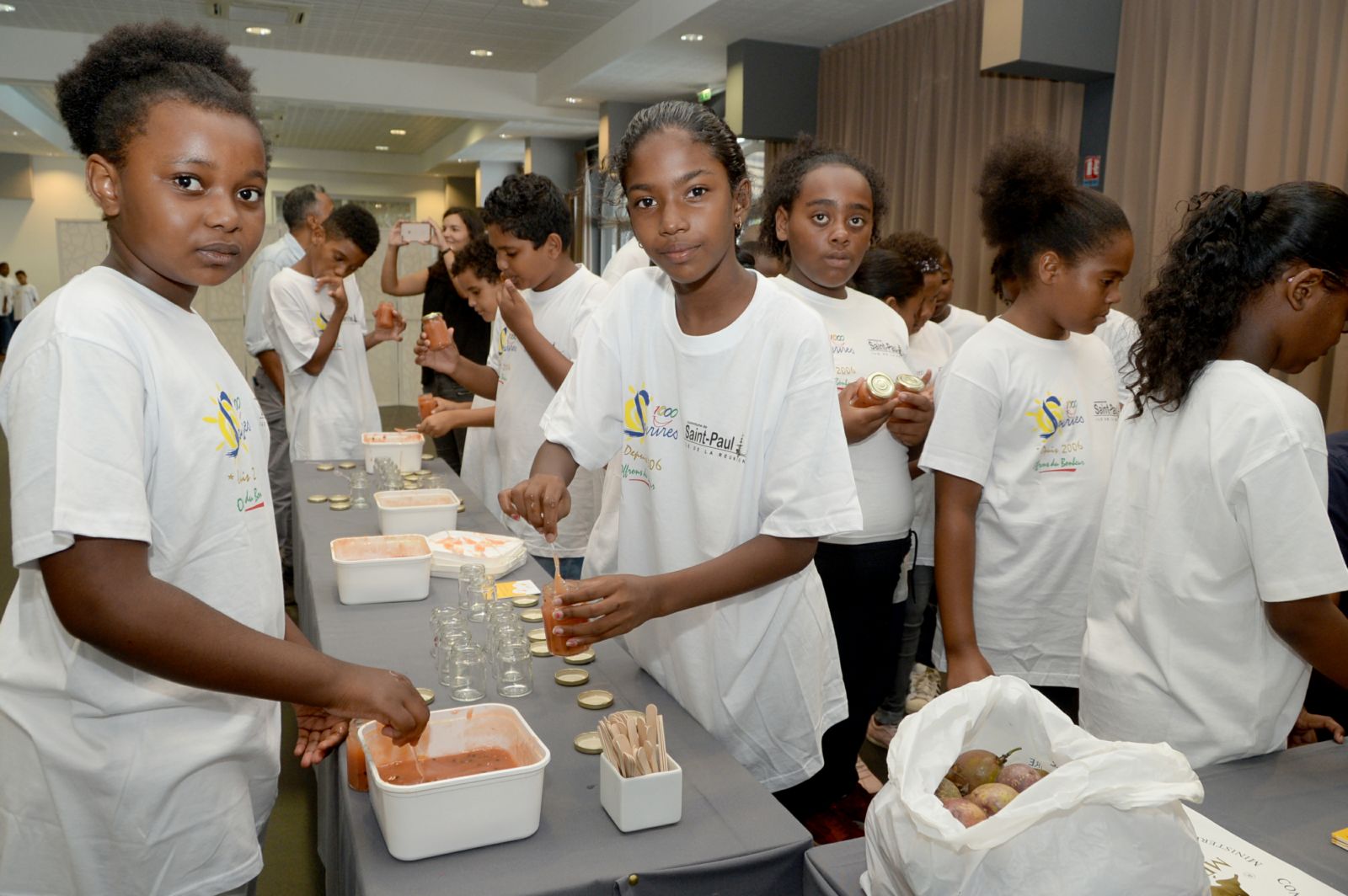 <center>1000 Sourires au Mercure Créolia :<br>  une après-midi à la découverte des métiers de secouriste et de confiturier