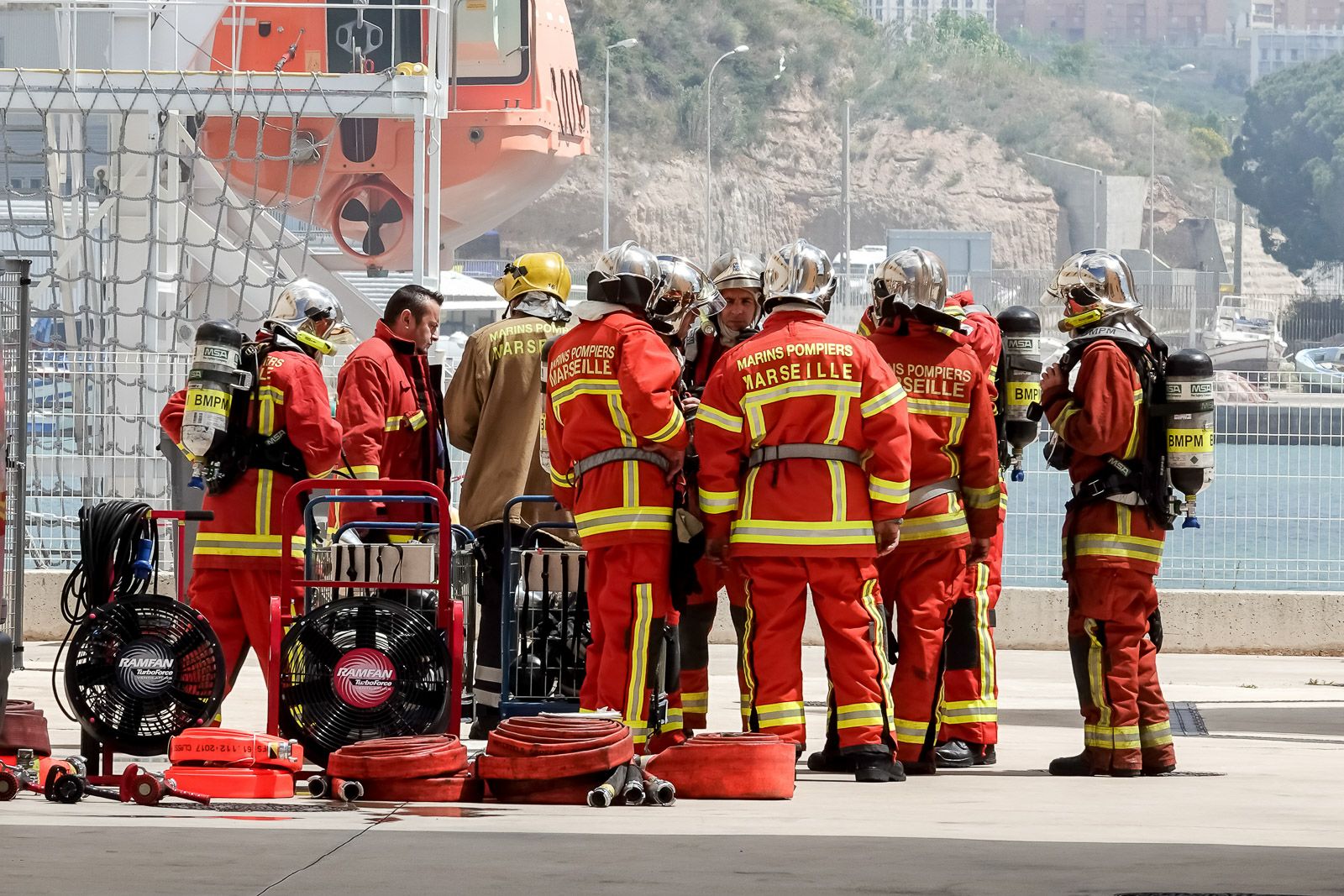 <center>"S'envoler vers le Rêve ..."  <br> Jour 4 :Une journée citoyenne inoubliable <br>avec les marins-pompiers de Marseille