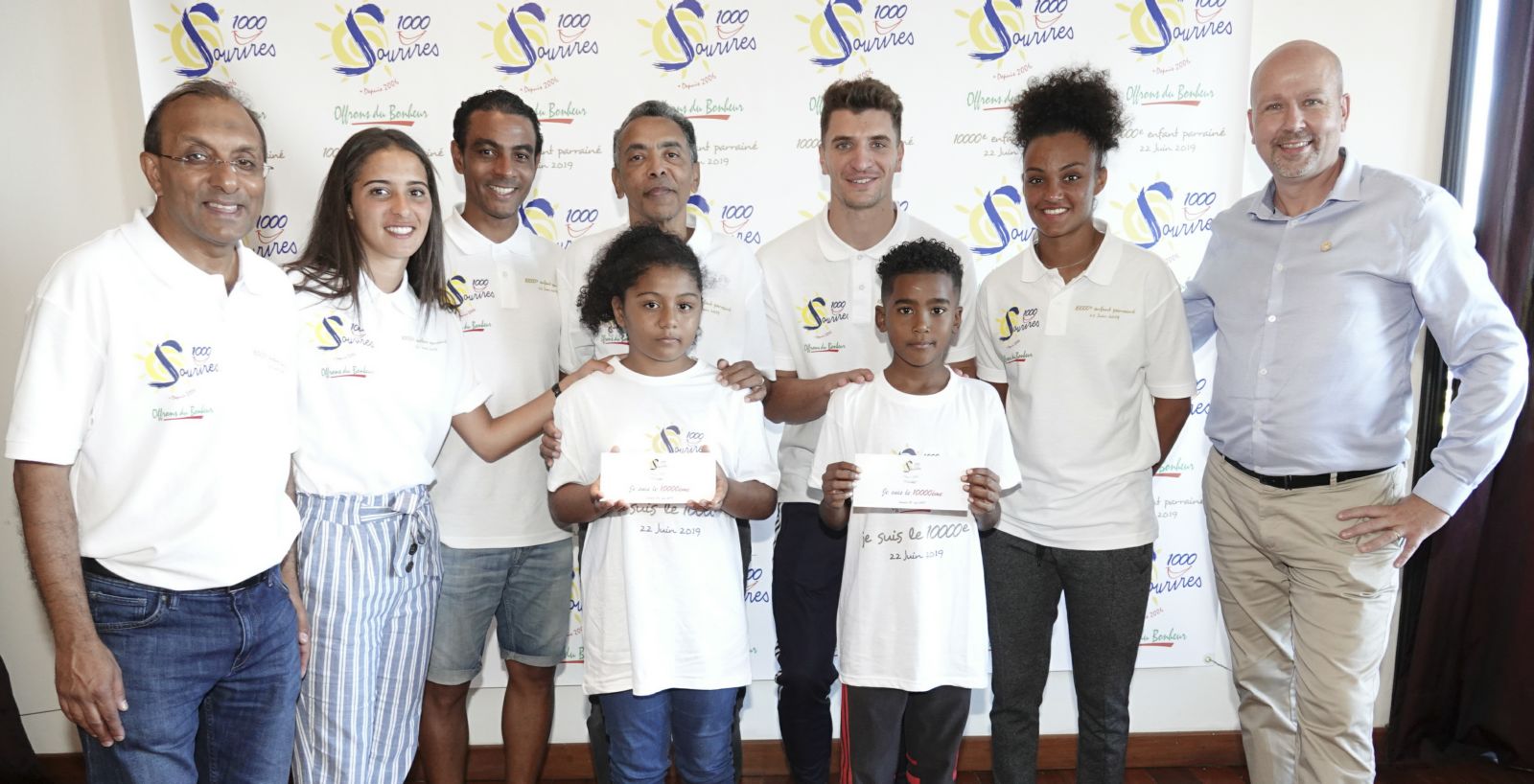 <center>1000 Sourires parraine son 10 000e enfant <br> avec Thomas Meunier du PSG au Palm Hôtel &  Spa 