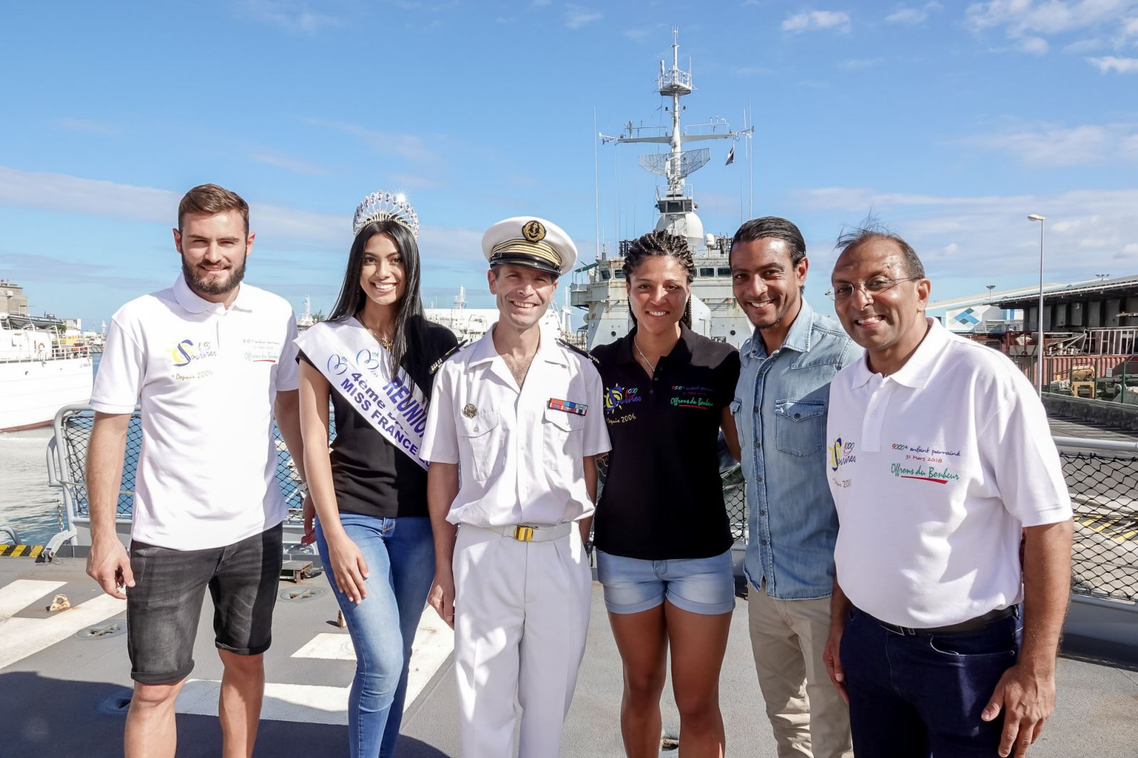 <center>Les marmailles  jouent les marins en herbe <br> avec la Marine Nationale