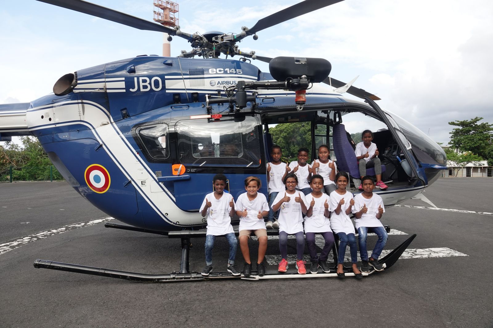 <center>Les marmailles de 1000 Sourires <br>découvrent le métier de gendarme à La Redoute <center>Les marmailles de 1000 Sourires <br>découvrent le métier de gendarme à La Redoute