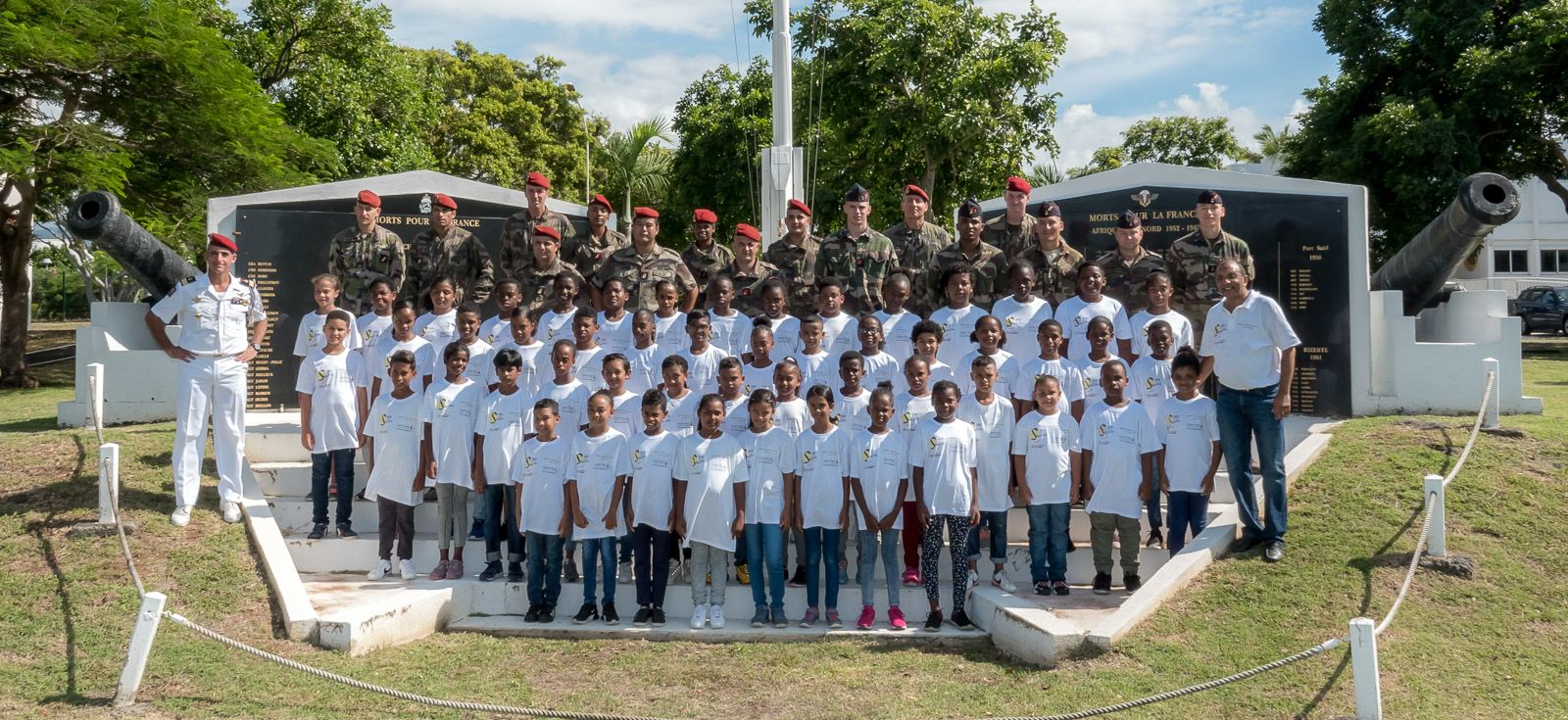 <center>Les marmailles de 1000 Sourires <br>dans la peau des parachutistes du 2e RPIMA <center>Les marmailles de 1000 Sourires <br>dans la peau des parachutistes du 2e RPIMA