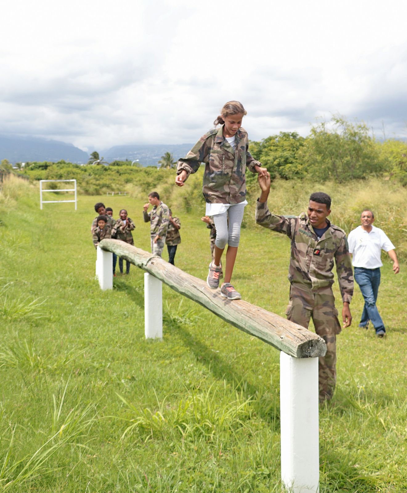 <center>Les marmailles de 1000 Sourires <br>dans la peau des parachutistes du 2e RPIMA