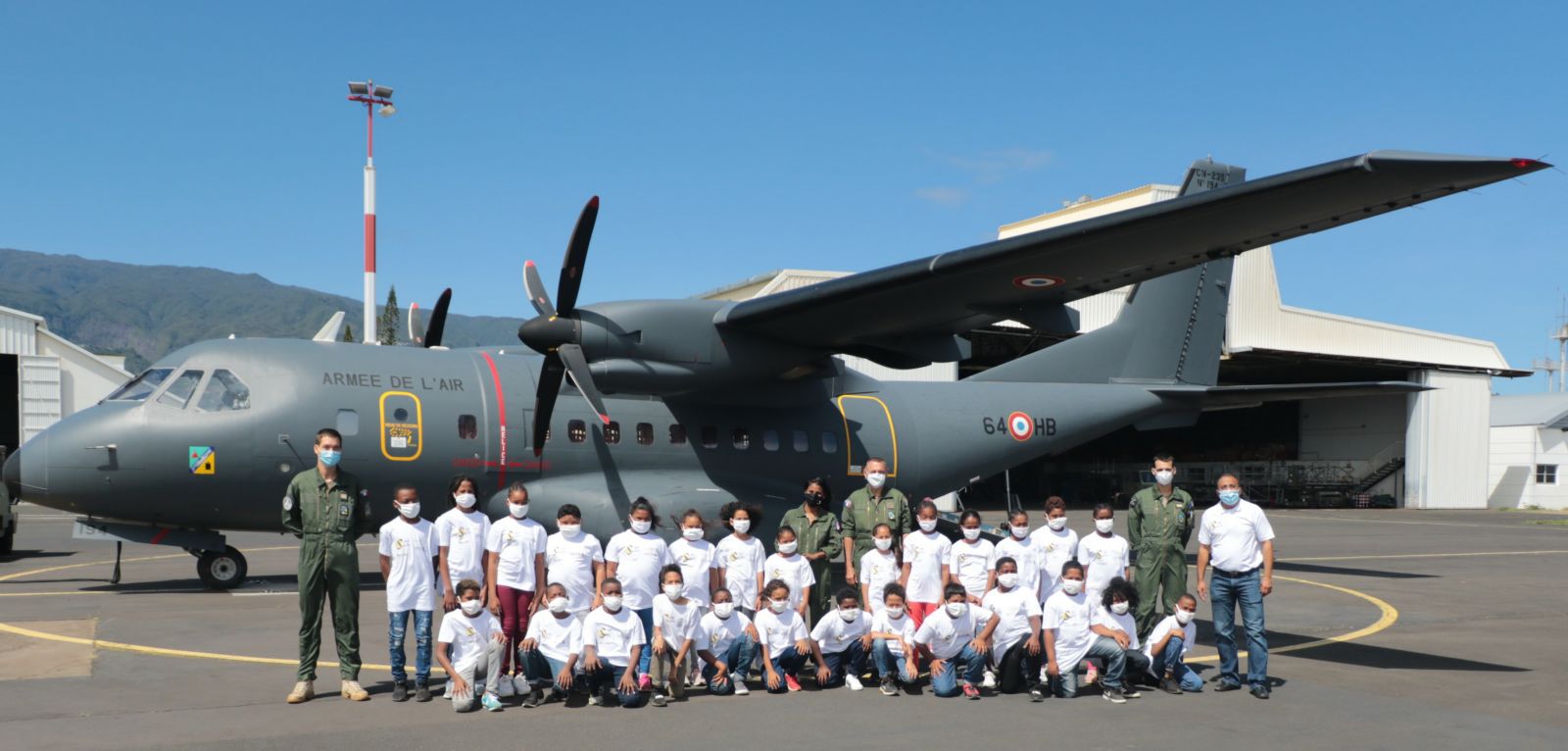 <center>1000 Sourires fête sa 250e opération <br> à bord d’un avion militaire