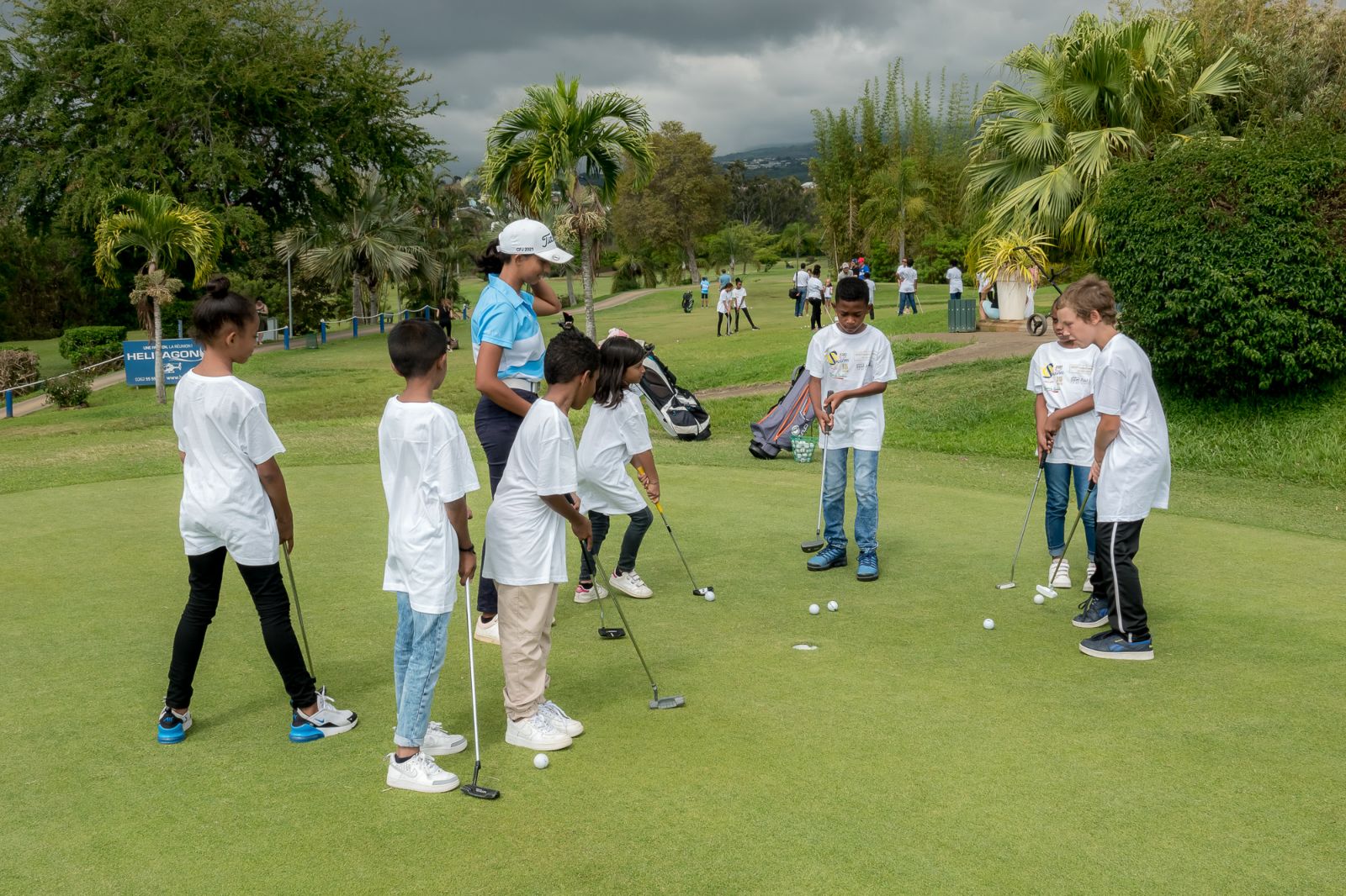 <center>Ça swingue avec Médérice au Golf du Bassin Bleu <br>avec 1000 Sourires !