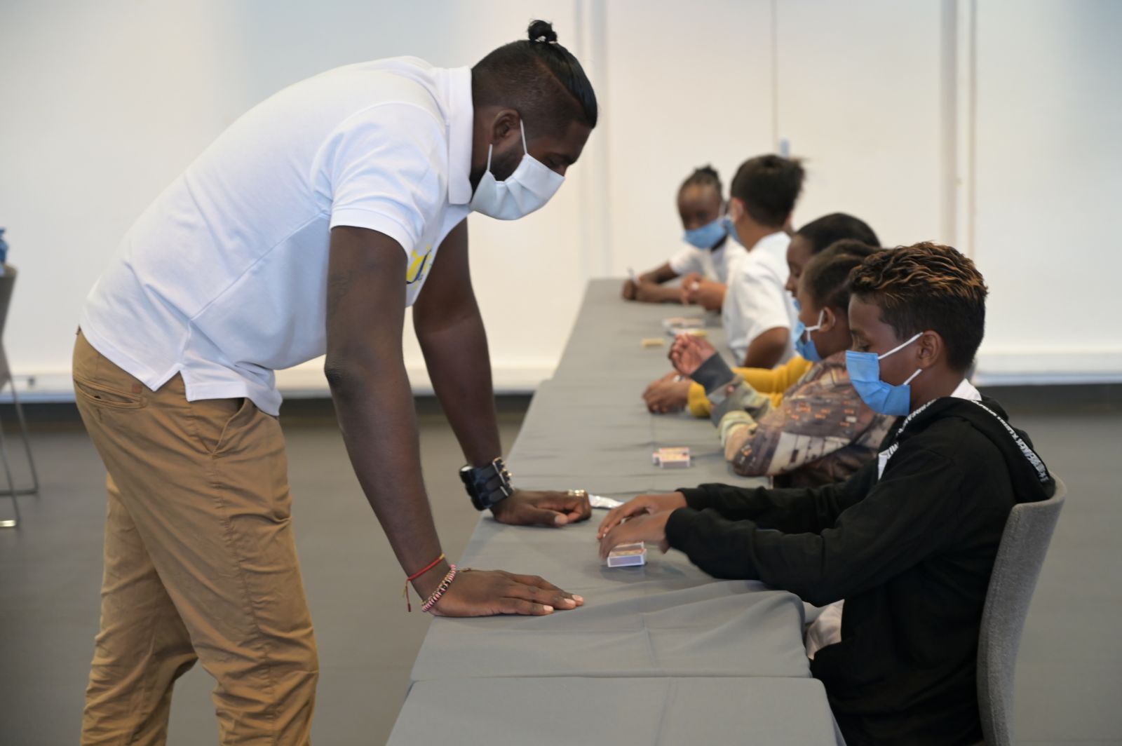 <center>Des cadeaux au Mercure Creolia <br> pour le Noël de 1000 Sourires <center>Des cadeaux au Mercure Creolia <br> pour le Noël de 1000 Sourires