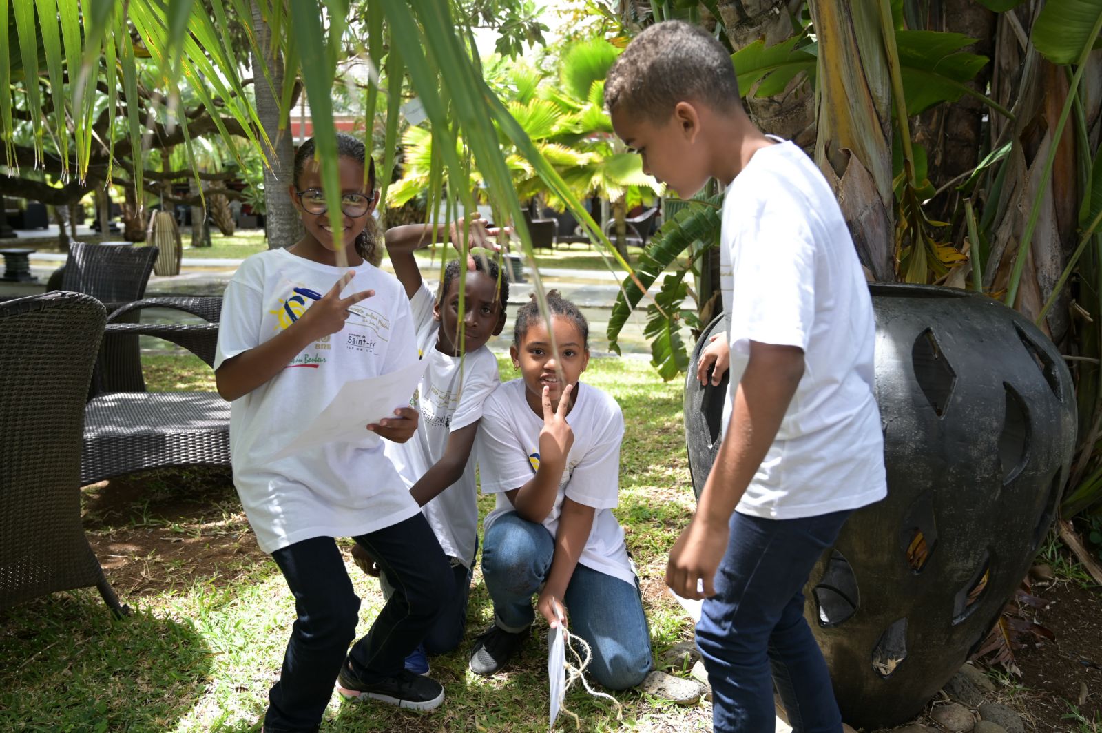 <center> Sébastien Nativel, Marie-Alice Sinaman, Thierry Jardinot  et Abdoul  fêtent les 11 000ème enfants parrainés <br>par 1000 Sourires