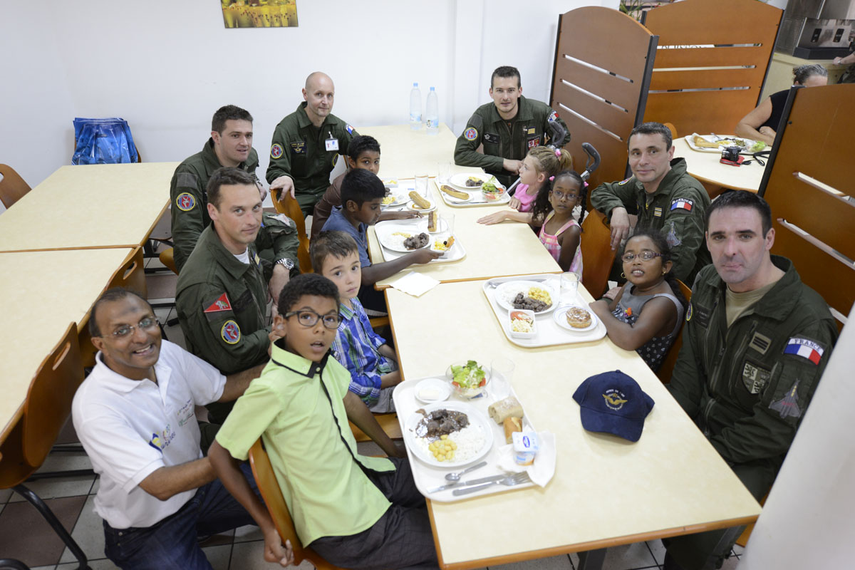 <center>1000 Sourires  réalise le rêve de <BR> 7 enfants handicapés