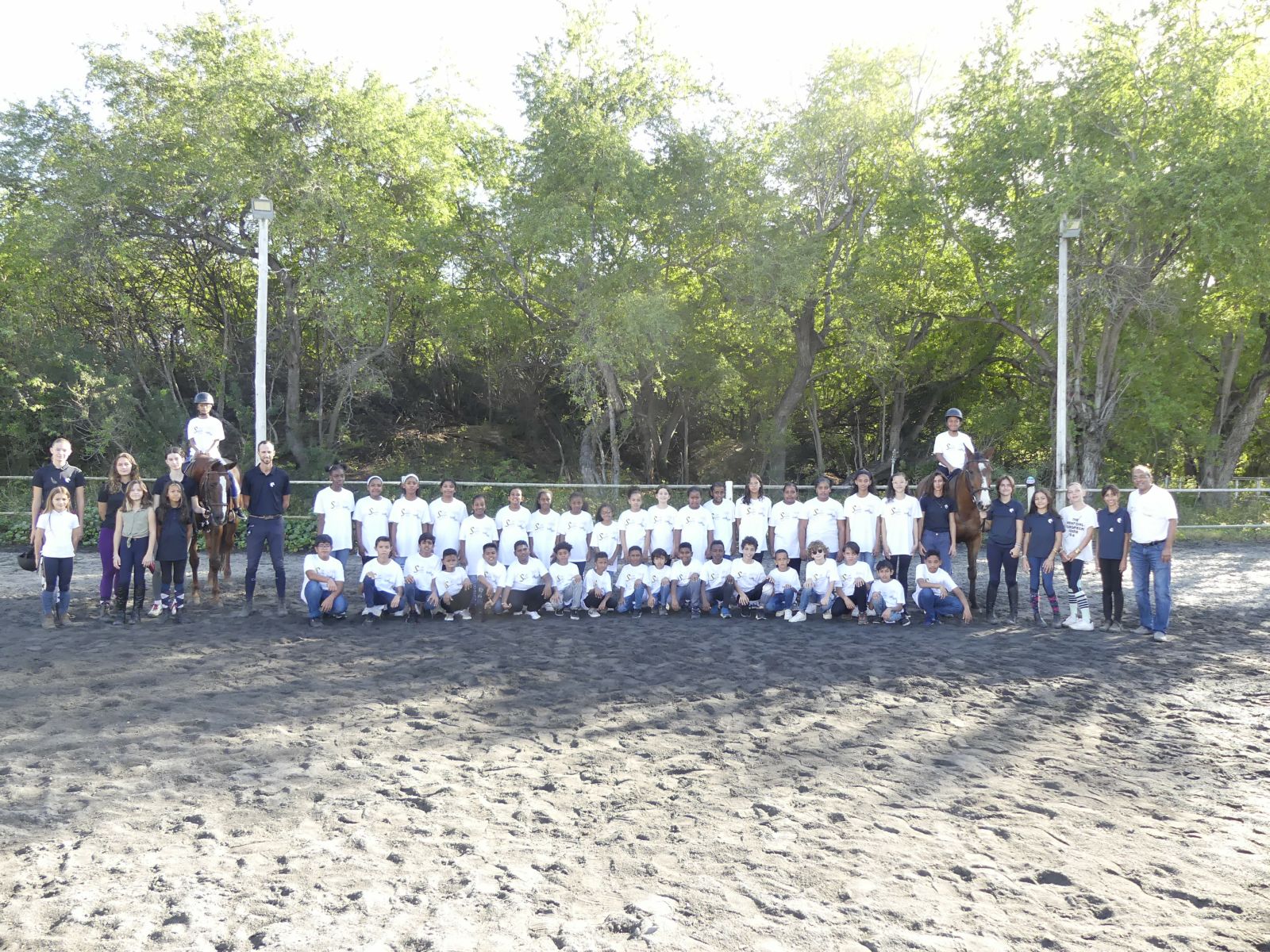 <center>Une journée à cheval <br>pour les marmailles de 1000 Sourires