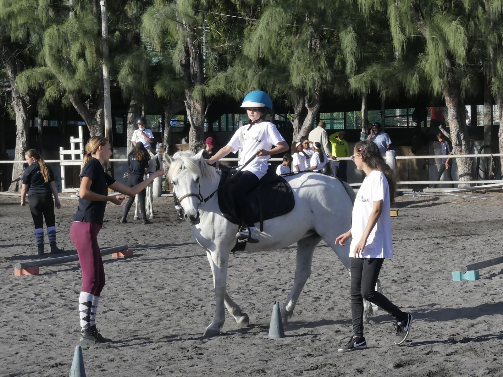 <center>Une journée à cheval <br>pour les marmailles de 1000 Sourires