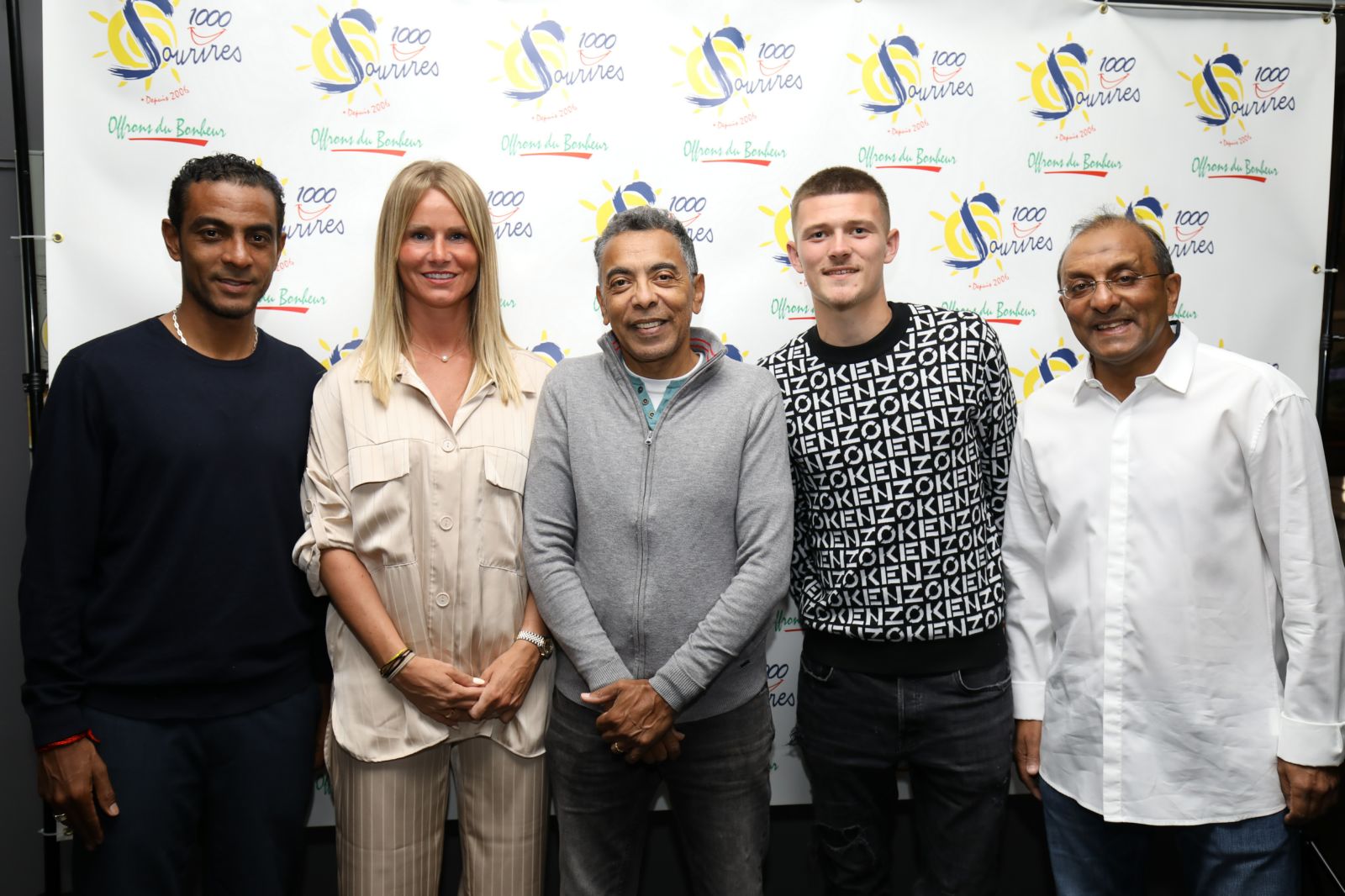 <CENTER>1000 Sourires fête son 16ème anniversaire avec Amandine Henry (OL),  Quentin Merlin (FC Nantes) et Fabrice Abriel (entraineur FC Fleury 91) <CENTER>1000 Sourires fête son 16ème anniversaire avec Amandine Henry (OL),  Quentin Merlin (FC Nantes) et Fabrice Abriel (entraineur FC Fleury 91)