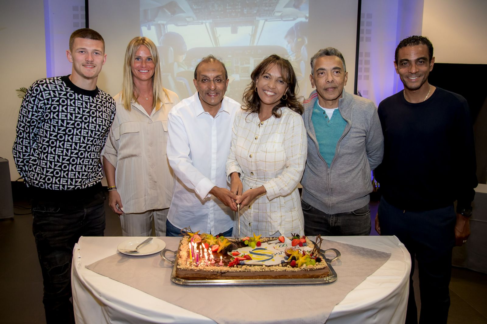 <CENTER>1000 Sourires fête son 16ème anniversaire avec Amandine Henry (OL),  Quentin Merlin (FC Nantes) et Fabrice Abriel (entraineur FC Fleury 91)