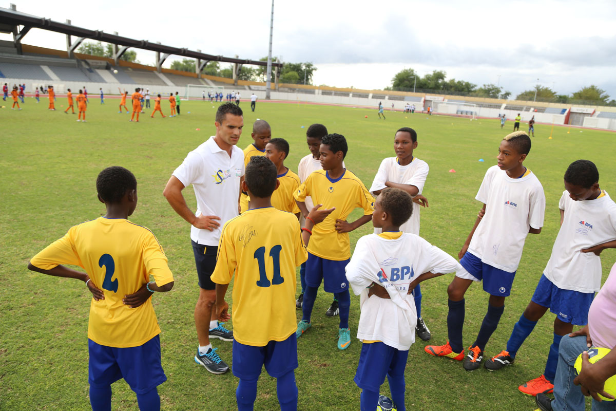 <center> 6ème édition de « Foot en VIM » : <br> Morel et Hoarau en cadeaux