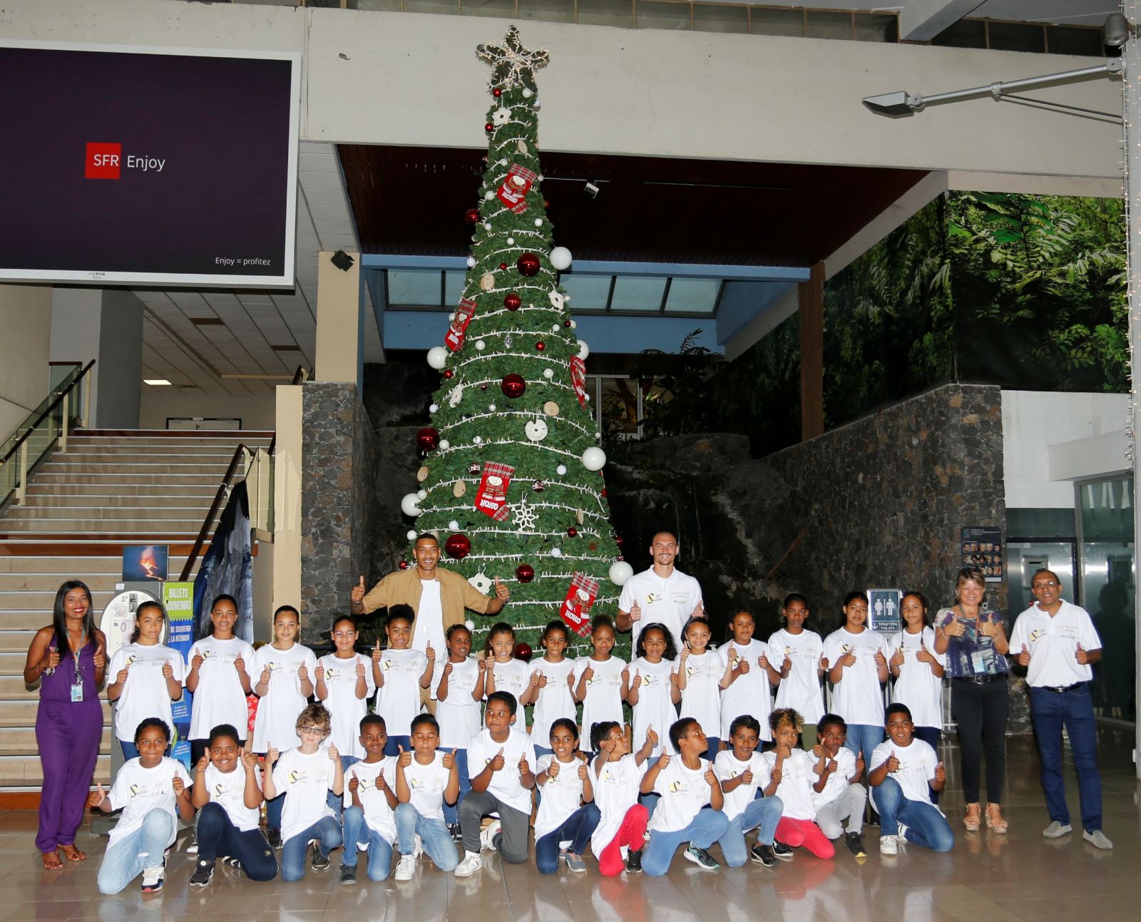 <center>Voyage au coeur de l’Aéroport Roland Garros <br>pour les marmailles de 1000 Sourires <center>Voyage au coeur de l’Aéroport Roland Garros <br>pour les marmailles de 1000 Sourires