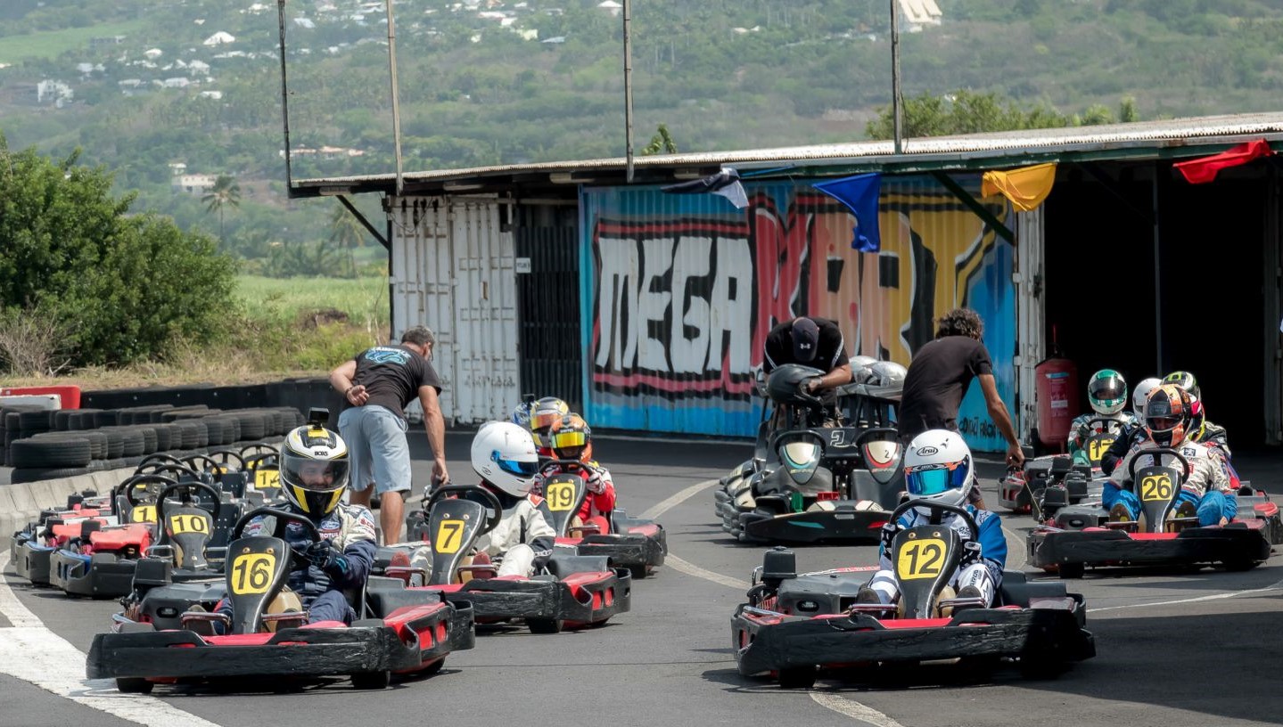 <center>Les marmailles 1000 Sourires s’initient au karting et aux gestes qui sauvent ...