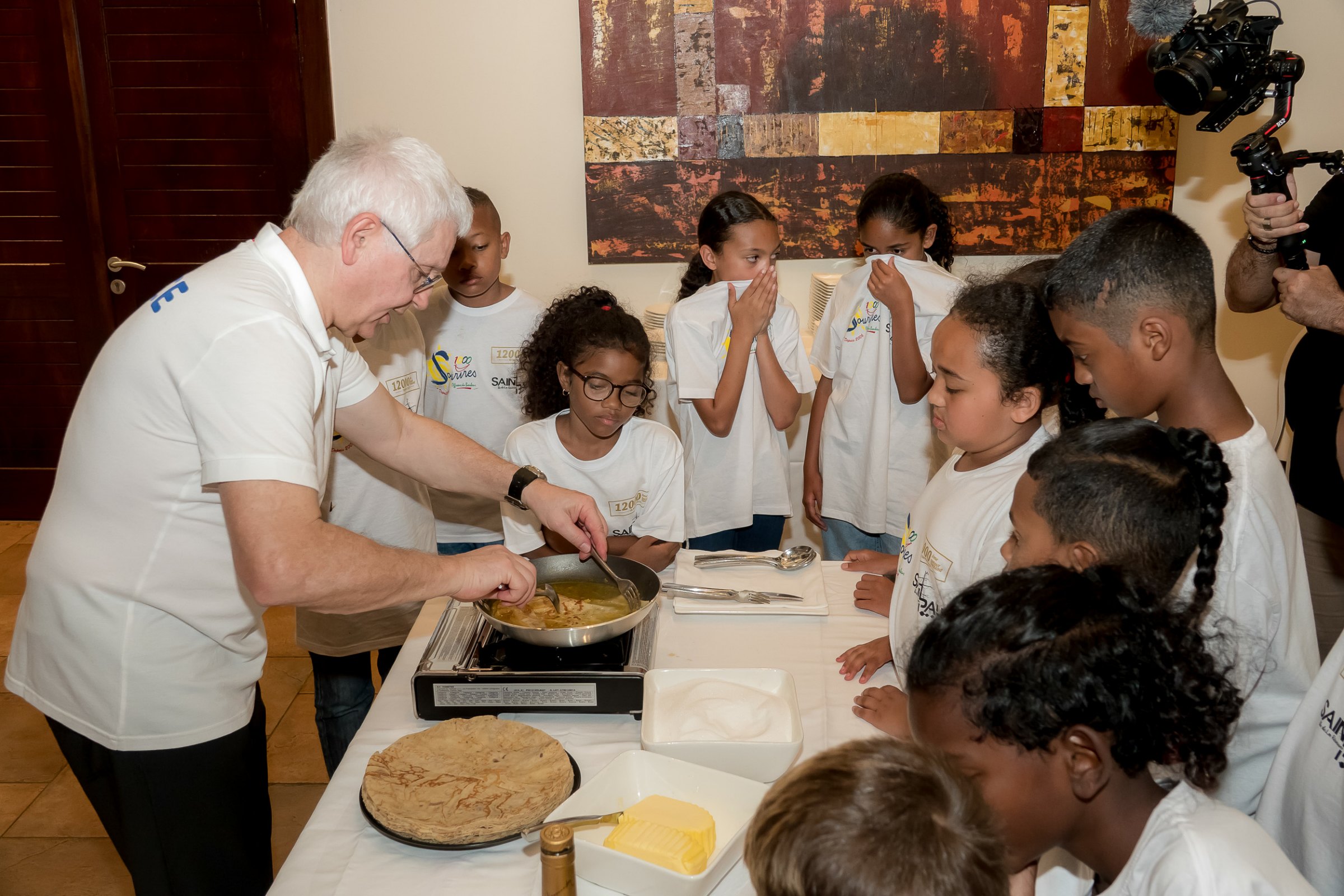  <center>1000 Sourires fête le parrainage de <br>son 12000e enfant au Palm Hôtel et Spa *****
