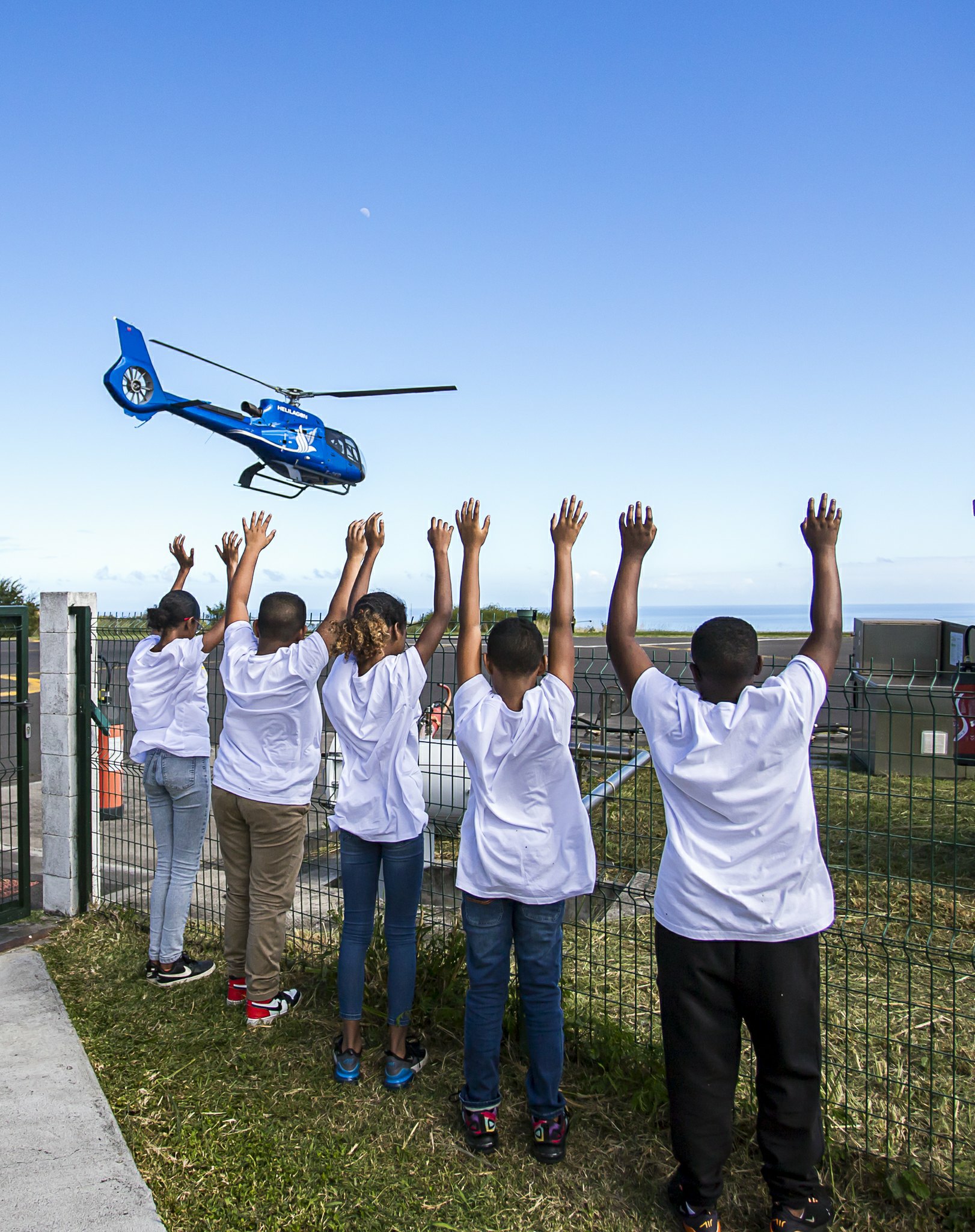 <center> Hélilagon : les marmailles de 1000 Sourires s’envolent  avec Kadidiatou Diani,<br> Fabrice Abriel et Jérémy Morel ! <center> Hélilagon : les marmailles de 1000 Sourires s’envolent  avec Kadidiatou Diani,<br> Fabrice Abriel et Jérémy Morel !