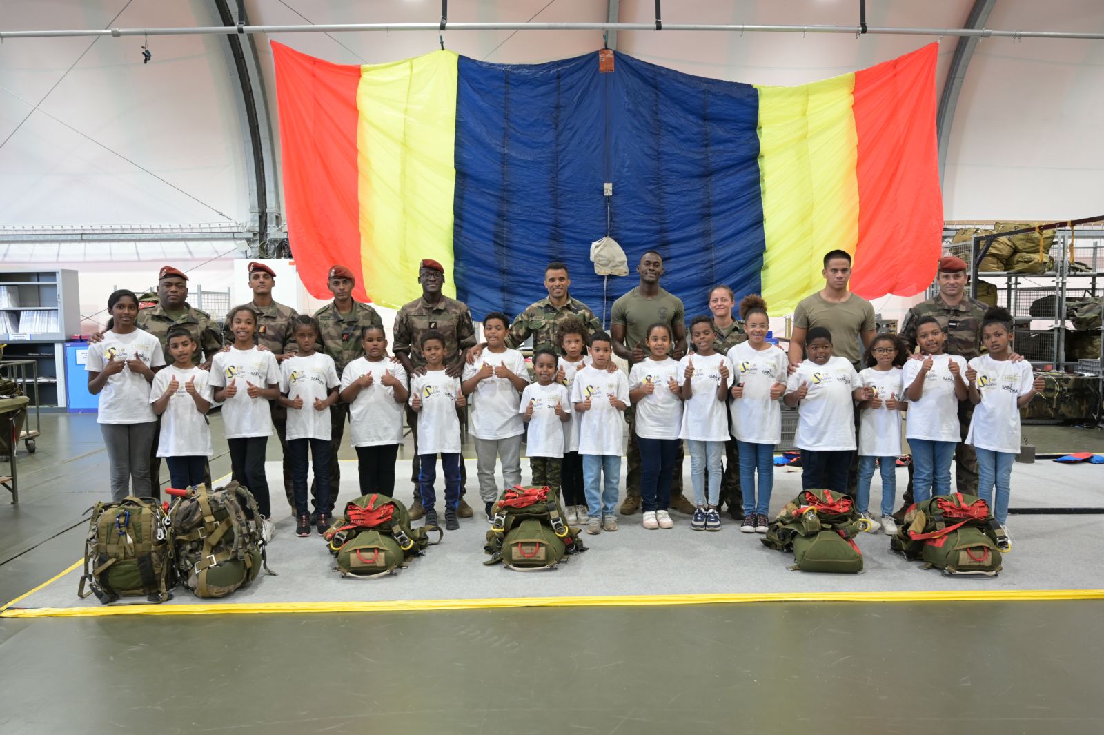 <center>Une journée commando avec les militaires <br>du 2e RPIMa pour les marmailles de 1000 Sourires