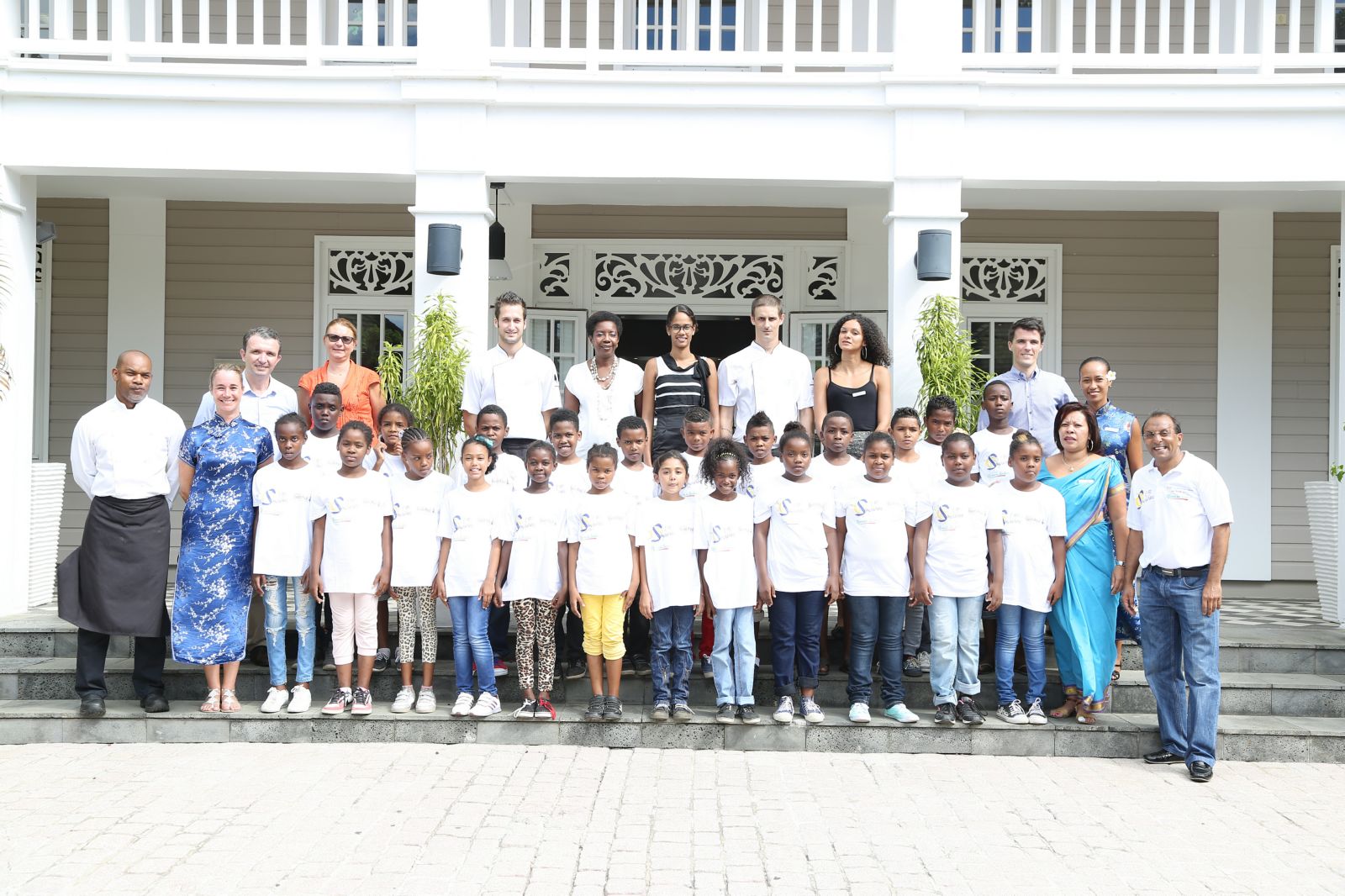 <center> Les p'tits chefs  de 1000 Sourires<br>  découvrent le Lux* Ile de la Réunion