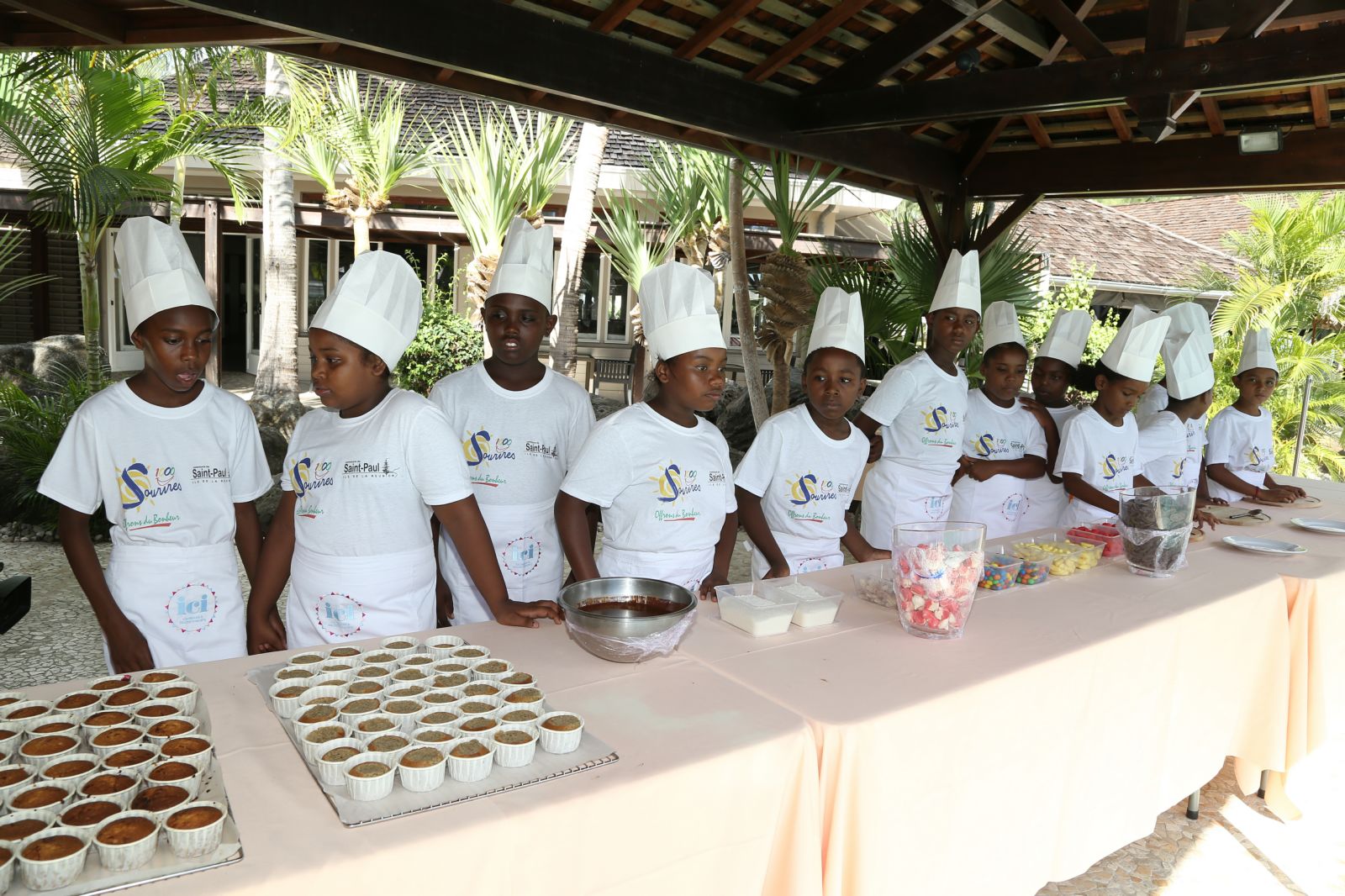 <center> Les p'tits chefs  de 1000 Sourires<br>  découvrent le Lux* Ile de la Réunion