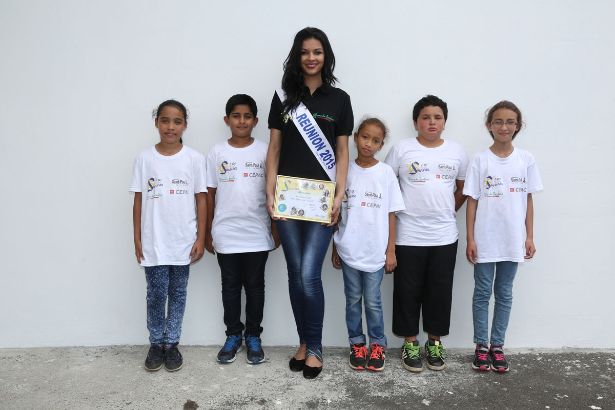<center>Journée citoyenne  pour les VIM de 1000 Sourires <br>  avec les pompiers du SDIS et Miss Réunion 2015